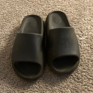 Yeezy adidas slides